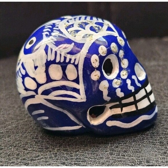 Mexican Ceramic? Sugar Skull Figurine Day Of The Dead Folk Art White Blue 1.25" - Picture 5 of 9